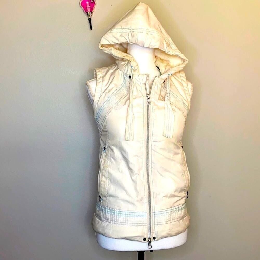 Prana Woman’s Waterproof Vest Size XS Cream Blue Stitching Hooded  Zip Video